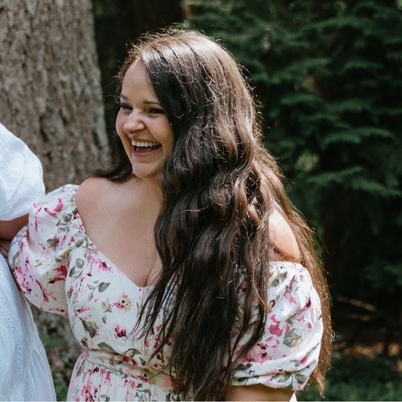 Meet your Posher, Holly - Picture 1 of 1